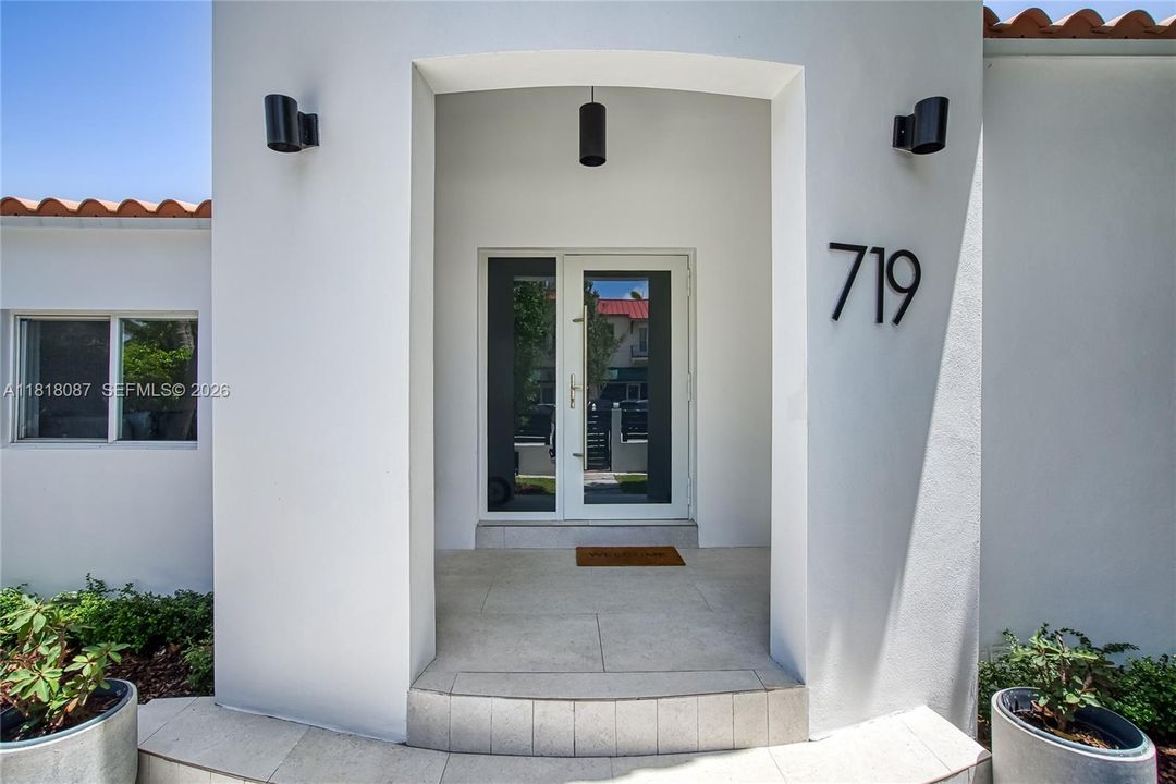 待售: $2,600,000 (5 贝兹, 3 浴室, 2352 平方英尺)