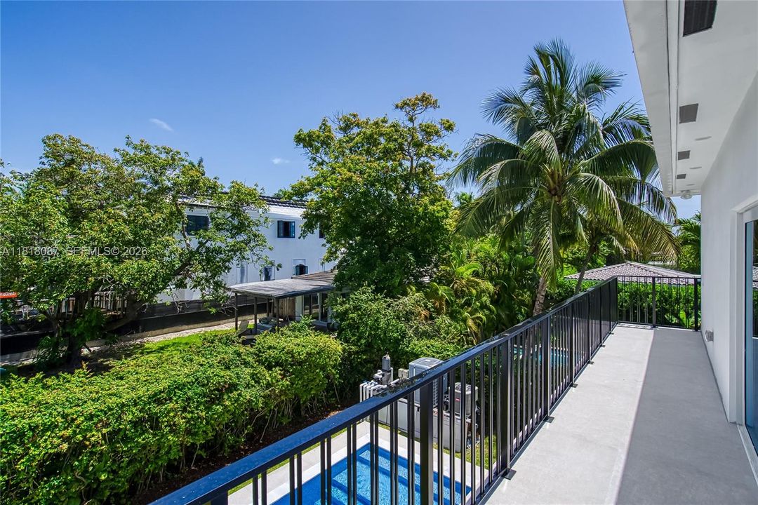 待售: $2,600,000 (5 贝兹, 3 浴室, 2352 平方英尺)