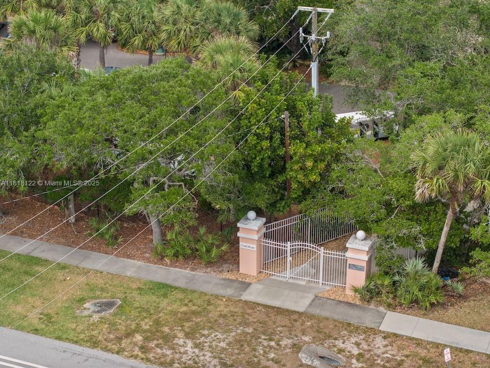 待售: $420,000 (3 贝兹, 2 浴室, 2136 平方英尺)