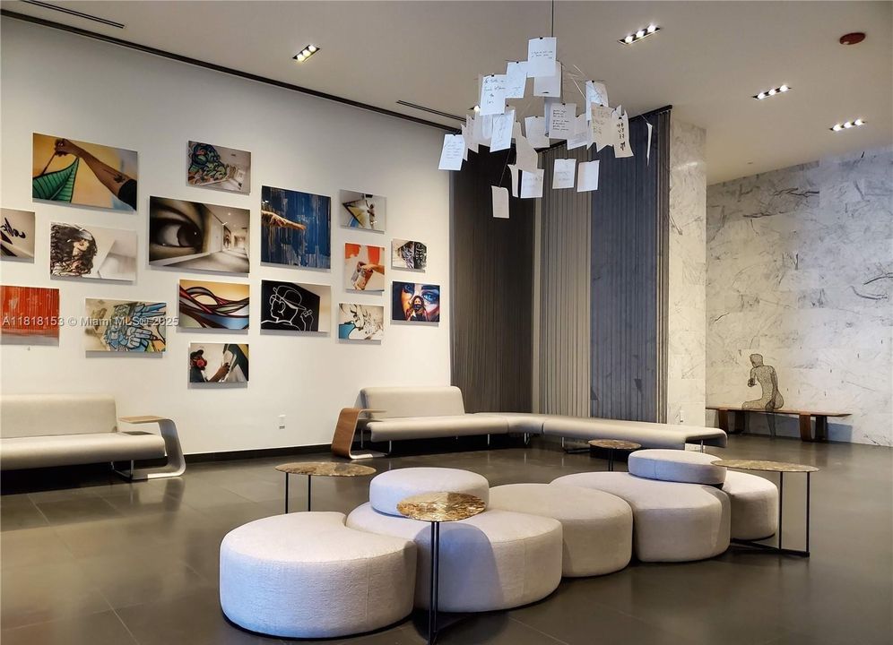 最近售出: $385,000 (0 贝兹, 1 浴室, 580 平方英尺)