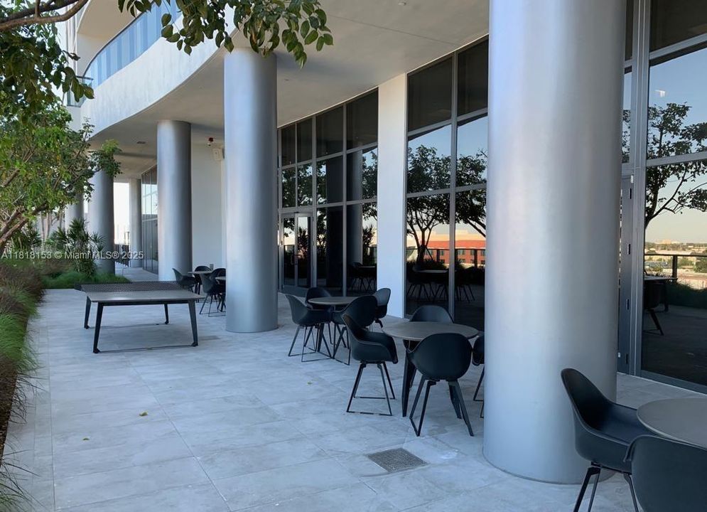 最近售出: $385,000 (0 贝兹, 1 浴室, 580 平方英尺)