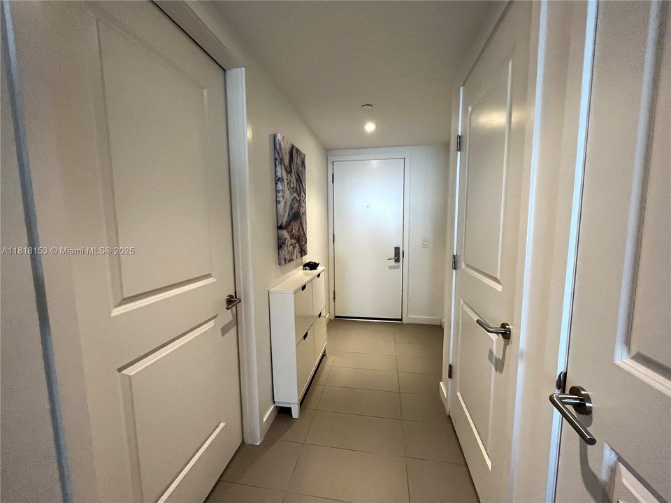 最近售出: $385,000 (0 贝兹, 1 浴室, 580 平方英尺)