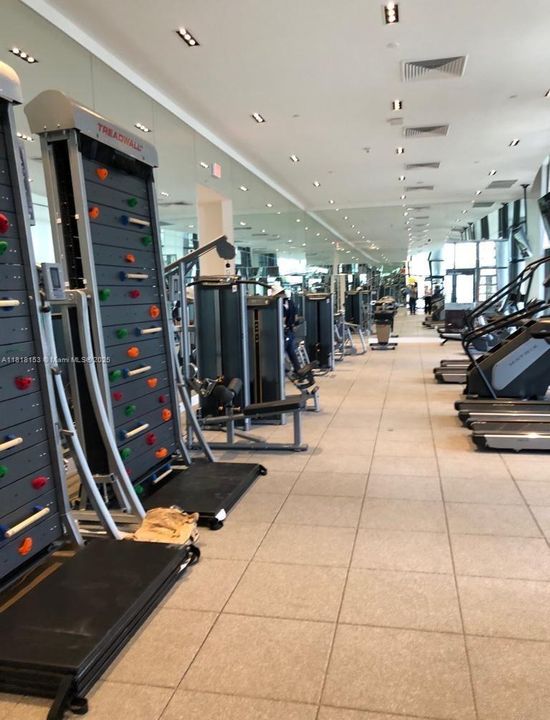 最近售出: $385,000 (0 贝兹, 1 浴室, 580 平方英尺)