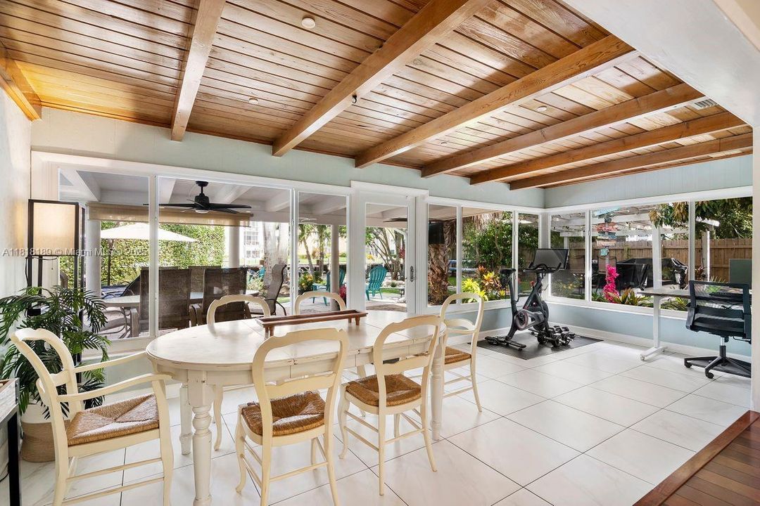 На продажу: $1,149,000 (2 спален, 2 ванн, 1440 Квадратных фут)