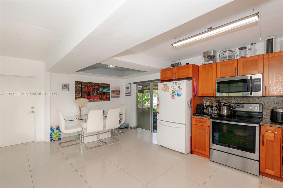 Active With Contract: $2,600,000 (6 beds, 2 baths, 3950 Square Feet)