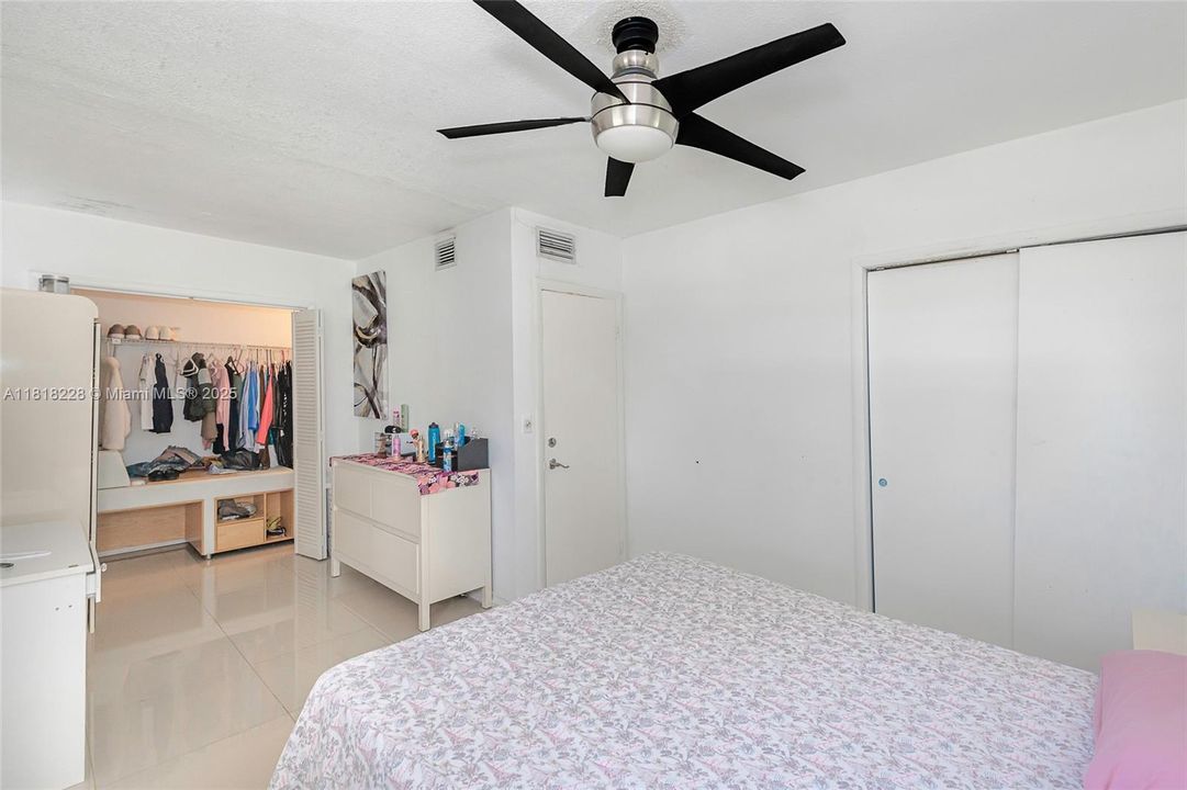 Active With Contract: $2,600,000 (6 beds, 2 baths, 3950 Square Feet)