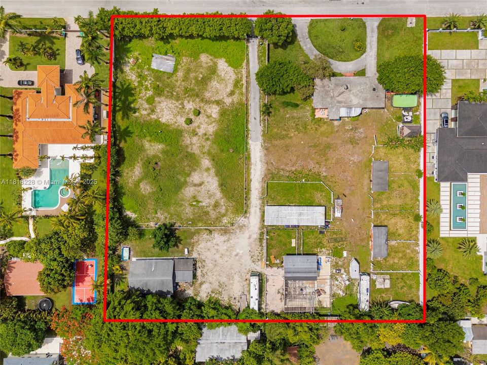 Active With Contract: $2,600,000 (6 beds, 2 baths, 3950 Square Feet)