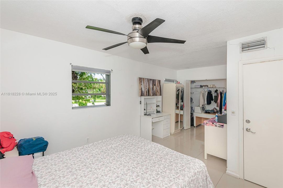 Active With Contract: $2,600,000 (6 beds, 2 baths, 3950 Square Feet)