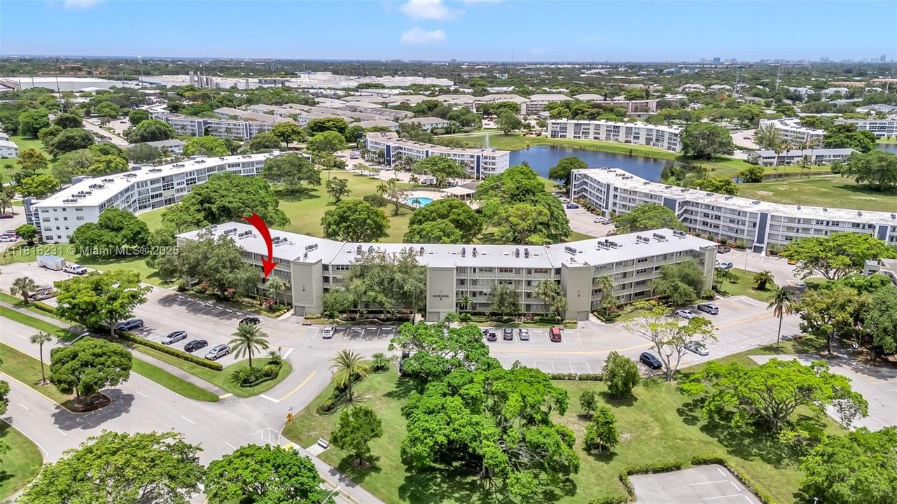 待售: $109,000 (1 贝兹, 2 浴室, 719 平方英尺)