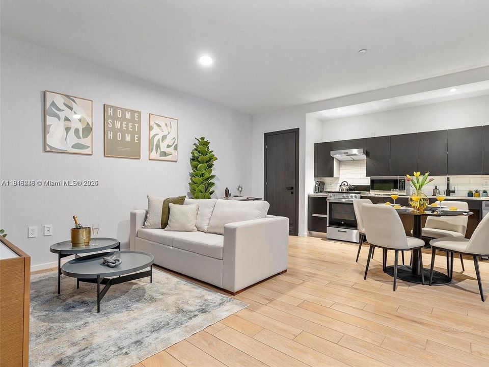 В аренду: $5,900 (1 спален, 1 ванн, 579 Квадратных фут)