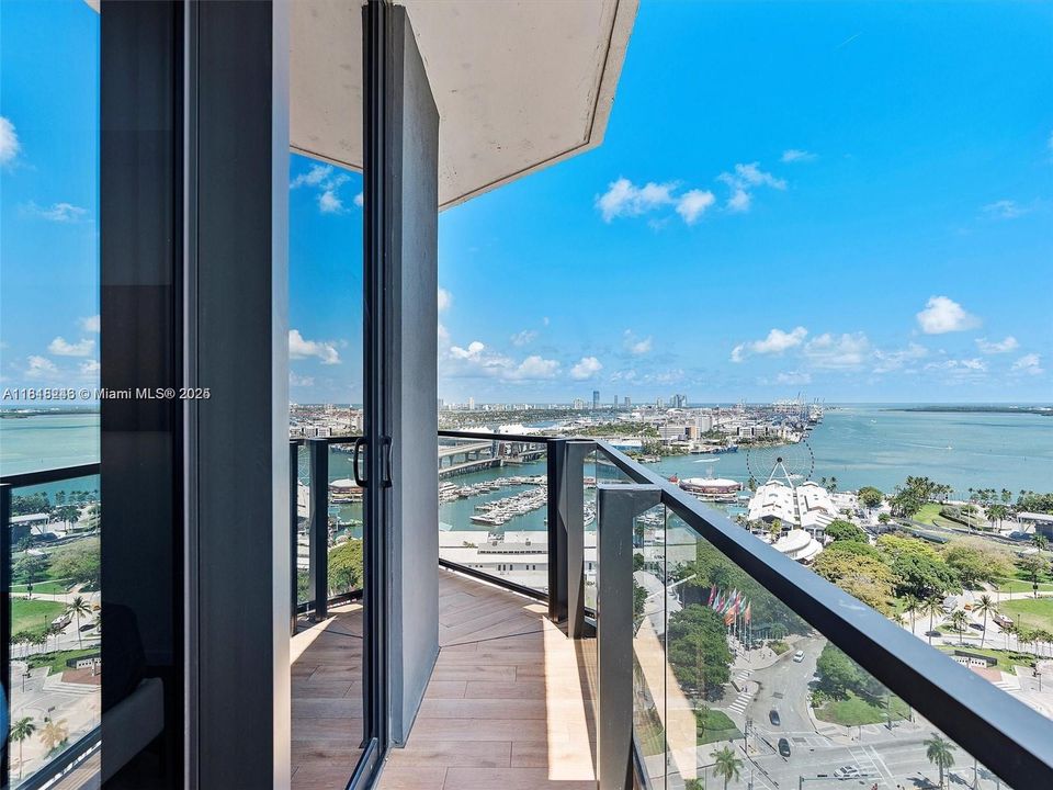 В аренду: $5,900 (1 спален, 1 ванн, 579 Квадратных фут)