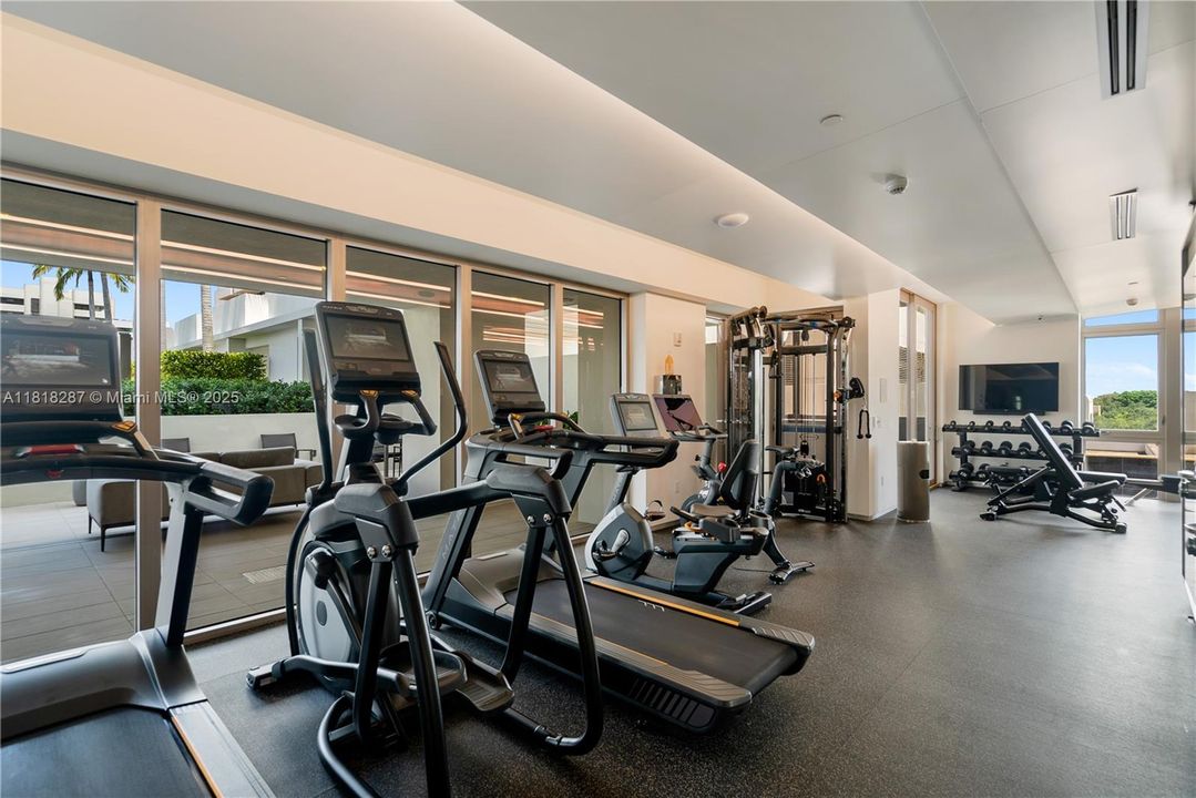 Active With Contract: $15,500 (3 beds, 3 baths, 2732 Square Feet)