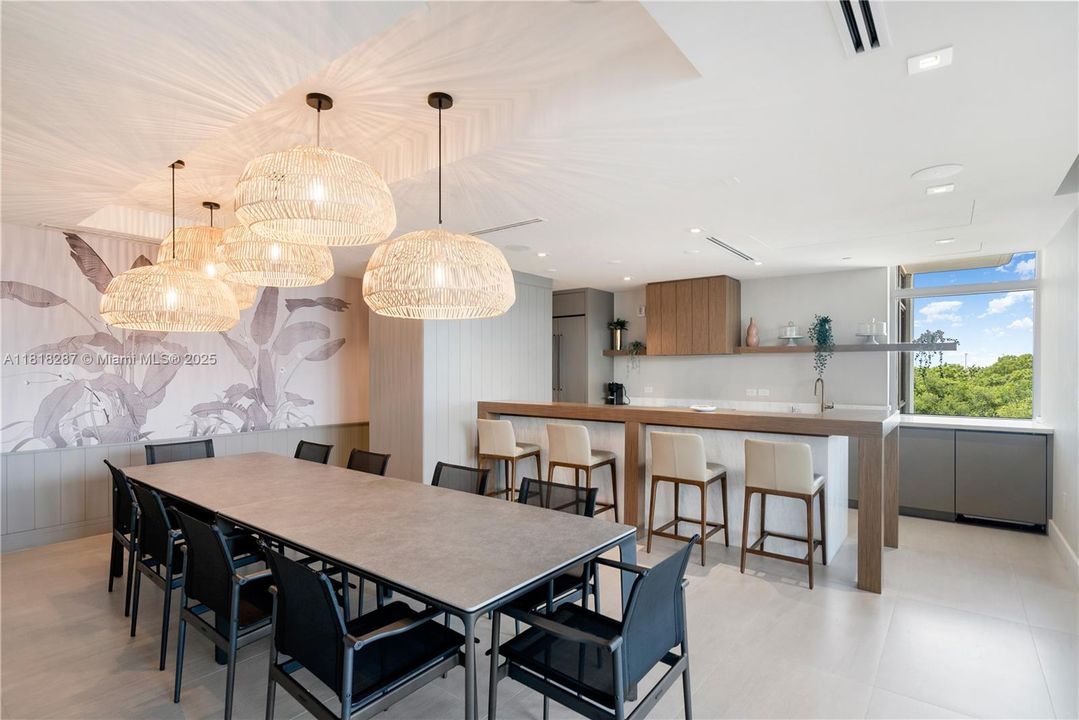 Active With Contract: $15,500 (3 beds, 3 baths, 2732 Square Feet)