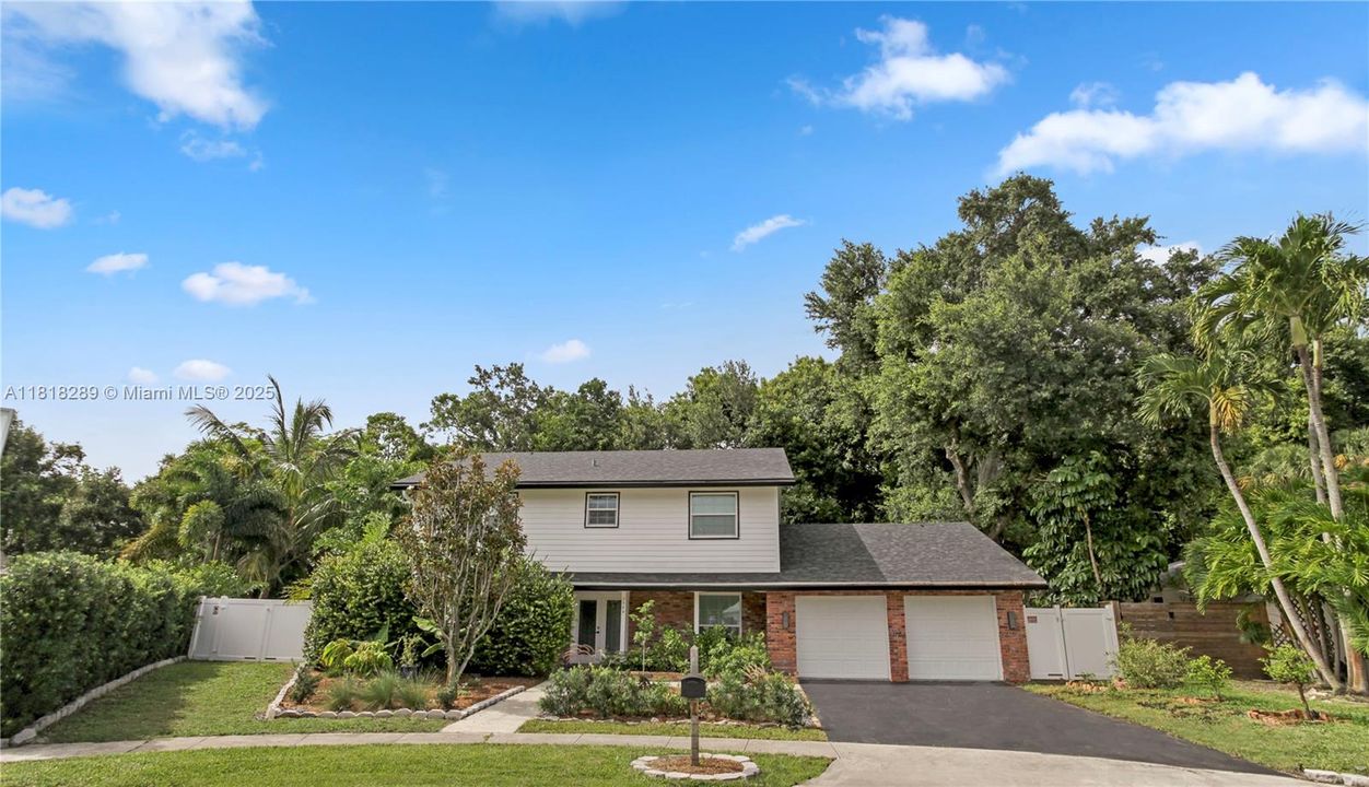 Recently Rented: $5,250 (4 beds, 2 baths, 2182 Square Feet)