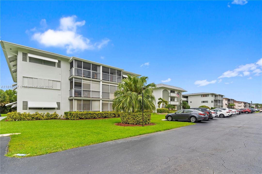 Под контрактом: $170,000 (1 спален, 1 ванн, 672 Квадратных фут)