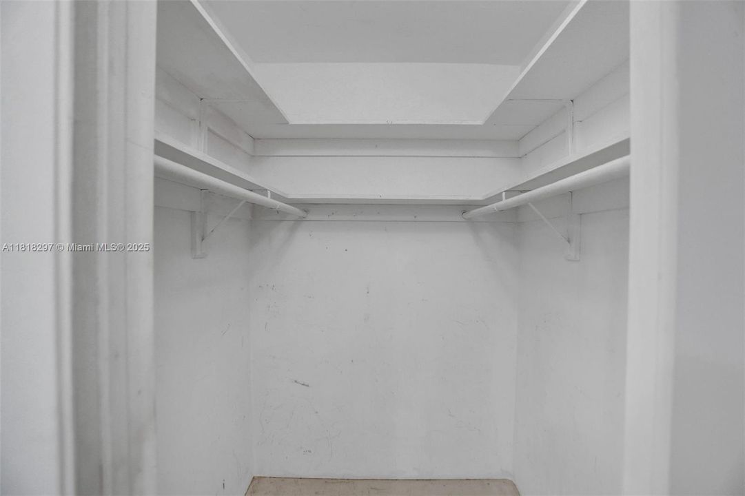 Под контрактом: $170,000 (1 спален, 1 ванн, 672 Квадратных фут)