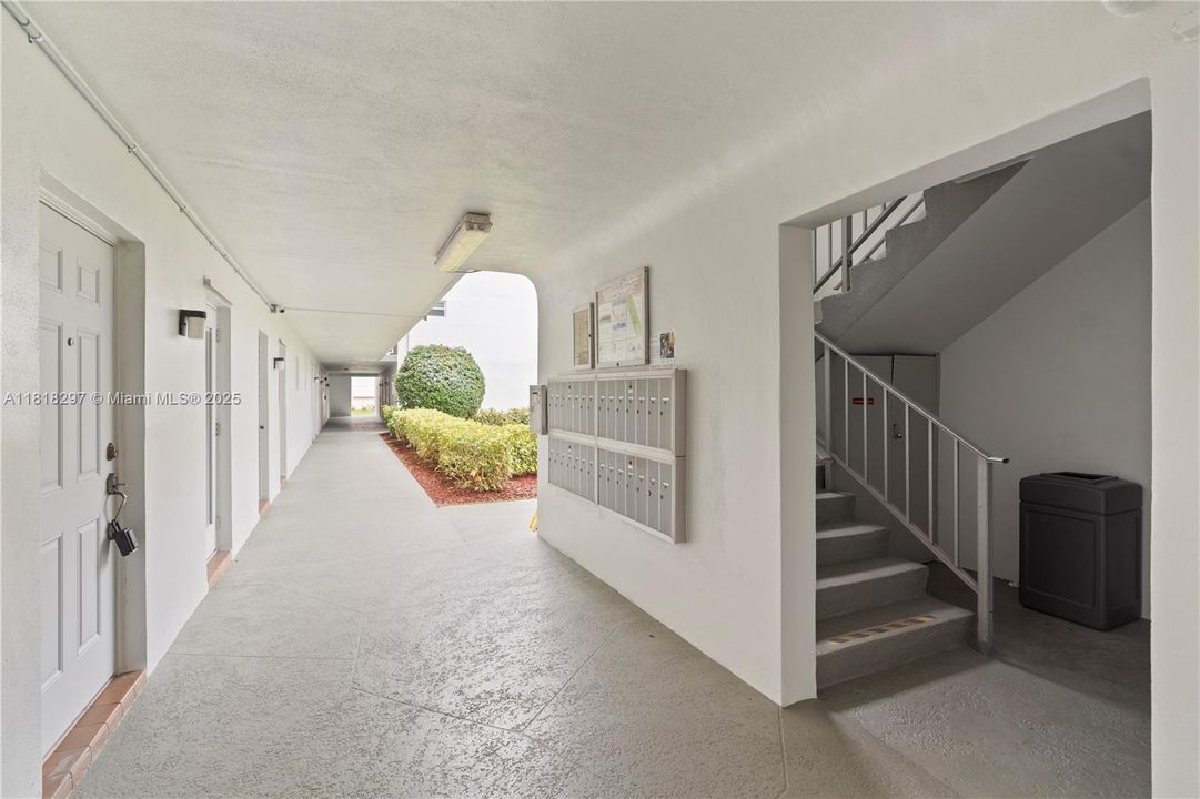 Под контрактом: $170,000 (1 спален, 1 ванн, 672 Квадратных фут)