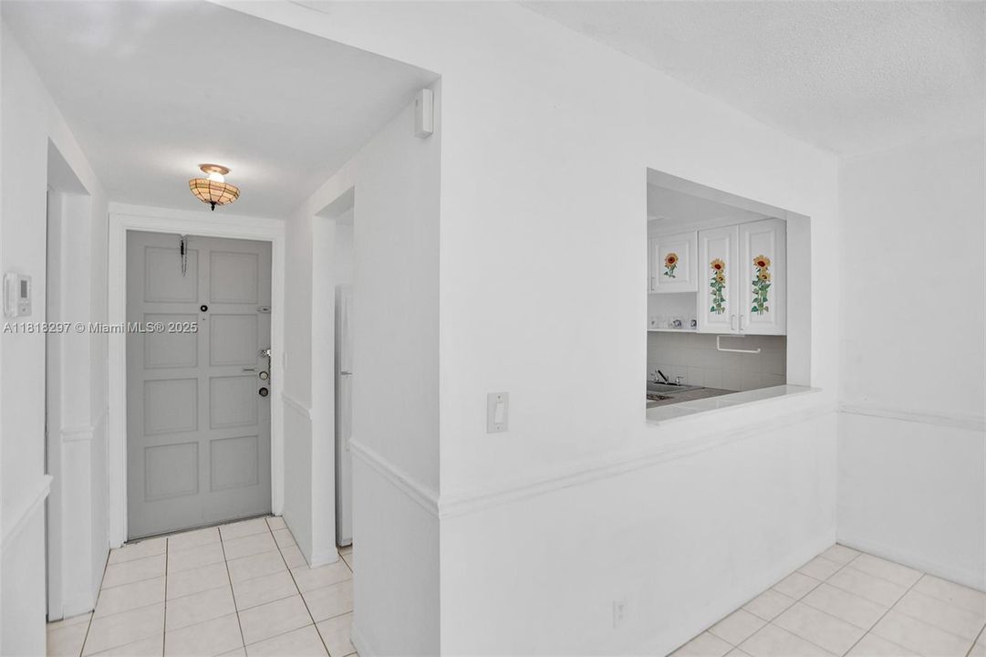 Под контрактом: $170,000 (1 спален, 1 ванн, 672 Квадратных фут)