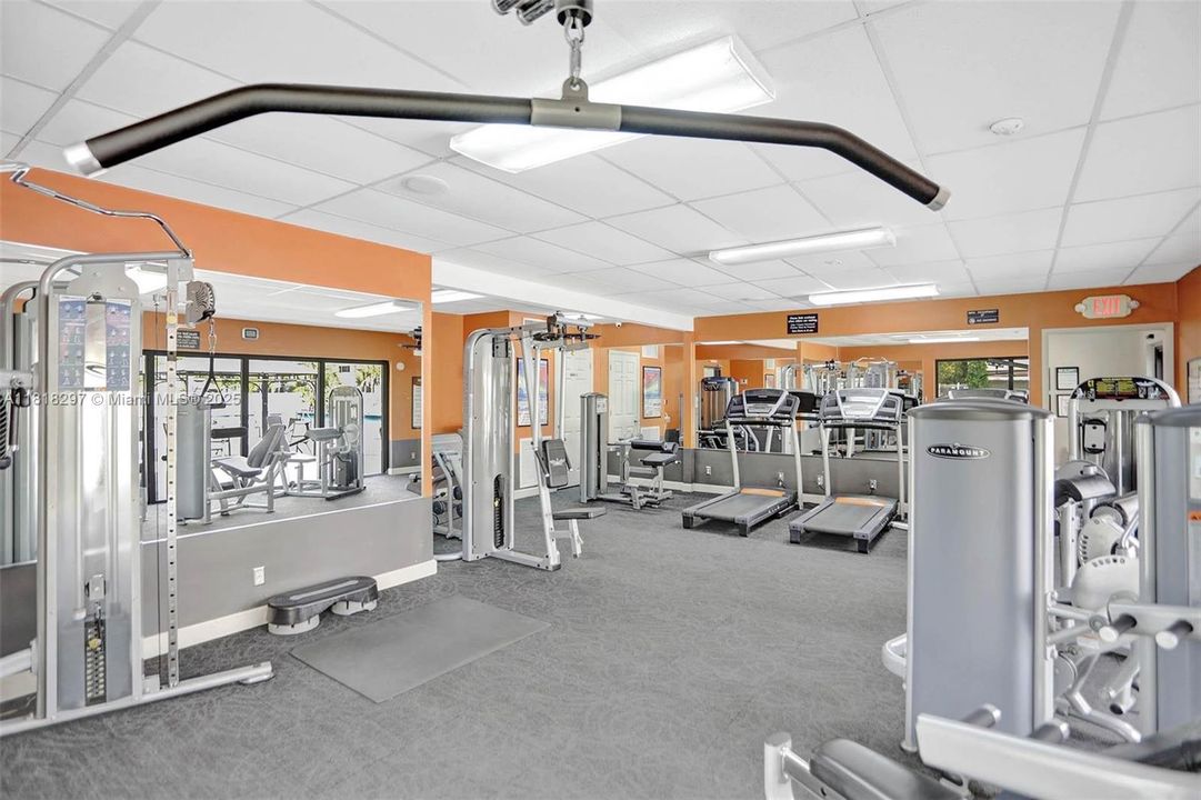 Под контрактом: $170,000 (1 спален, 1 ванн, 672 Квадратных фут)