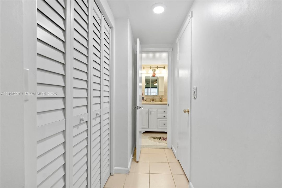 Под контрактом: $170,000 (1 спален, 1 ванн, 672 Квадратных фут)