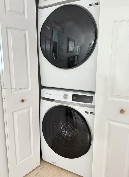 Vendido Recientemente: $550,000 (3 camas, 2 baños, 1381 Pies cuadrados)