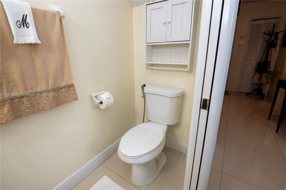 合同活跃: $320,000 (2 贝兹, 1 浴室, 1090 平方英尺)