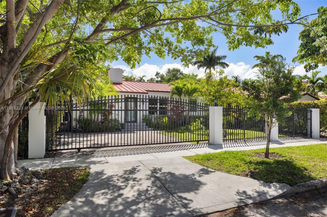 Недавно продано: $1,849,000 (4 спален, 3 ванн, 2614 Квадратных фут)