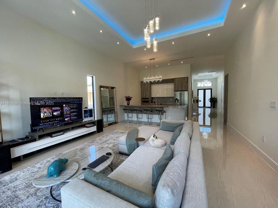 待售: $1,449,000 (4 贝兹, 3 浴室, 2214 平方英尺)