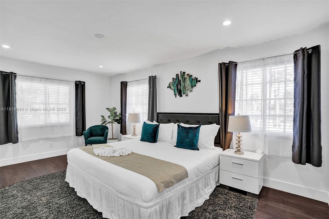 Activo con contrato: $1,850,000 (5 camas, 4 baños, 4281 Pies cuadrados)