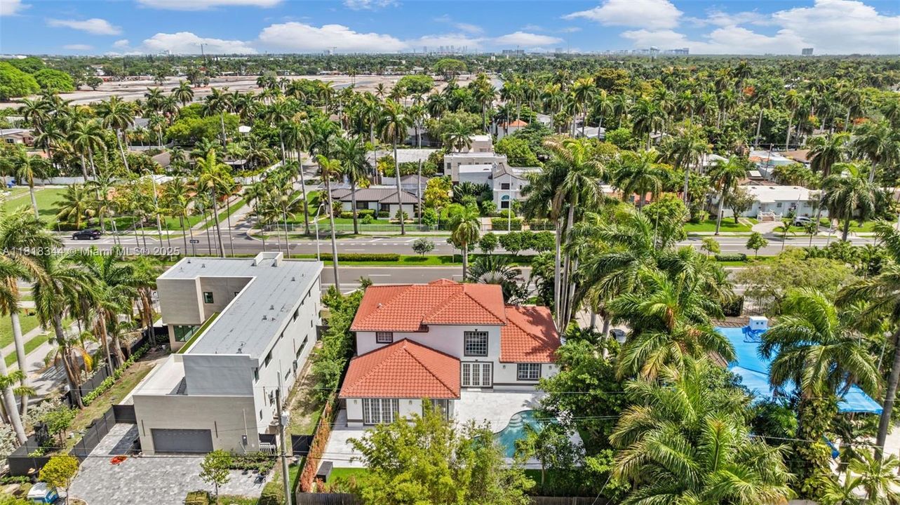 Activo con contrato: $1,850,000 (5 camas, 4 baños, 4281 Pies cuadrados)