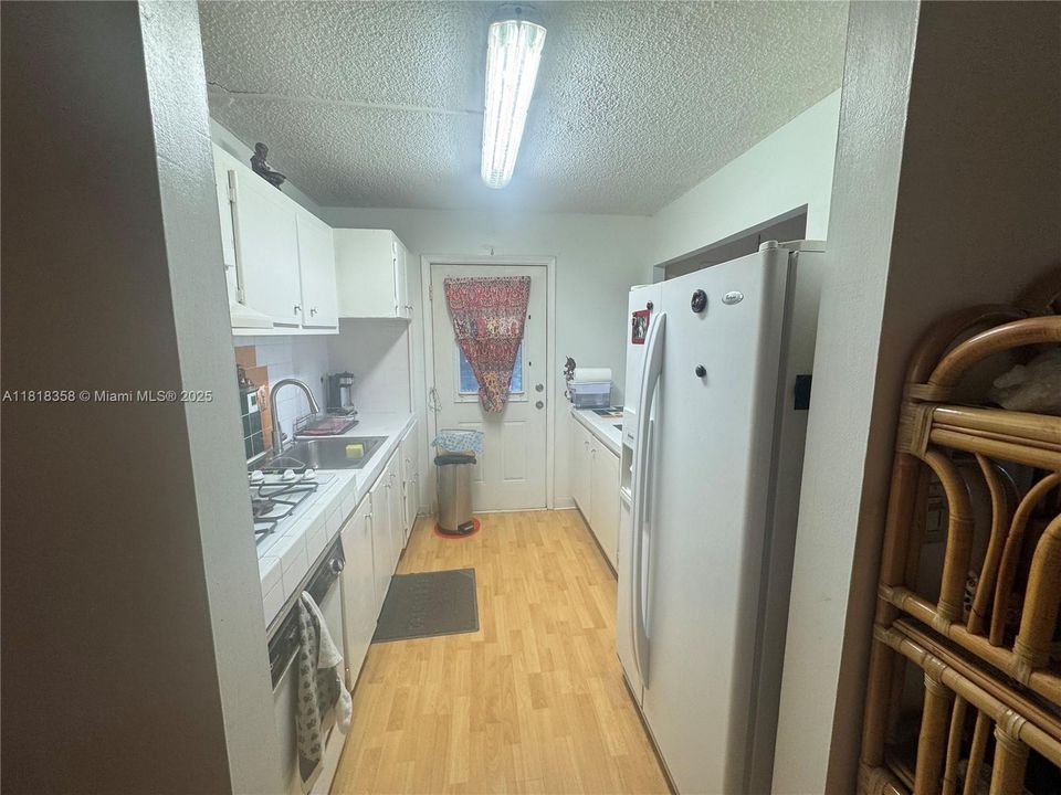 En Venta: $180,000 (2 camas, 2 baños, 1041 Pies cuadrados)