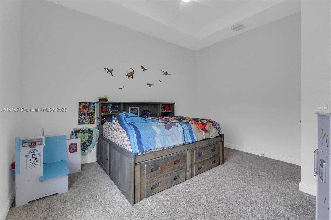 En Venta: $980,000 (5 camas, 3 baños, 2620 Pies cuadrados)