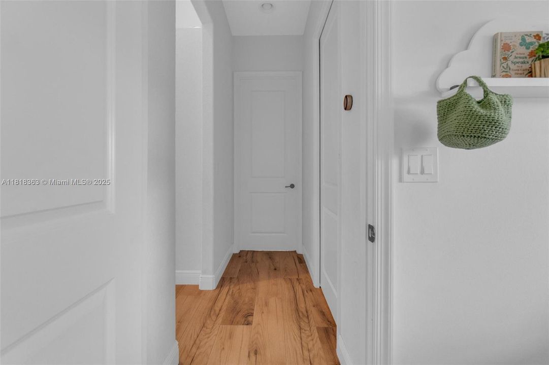 En Venta: $980,000 (5 camas, 3 baños, 2620 Pies cuadrados)