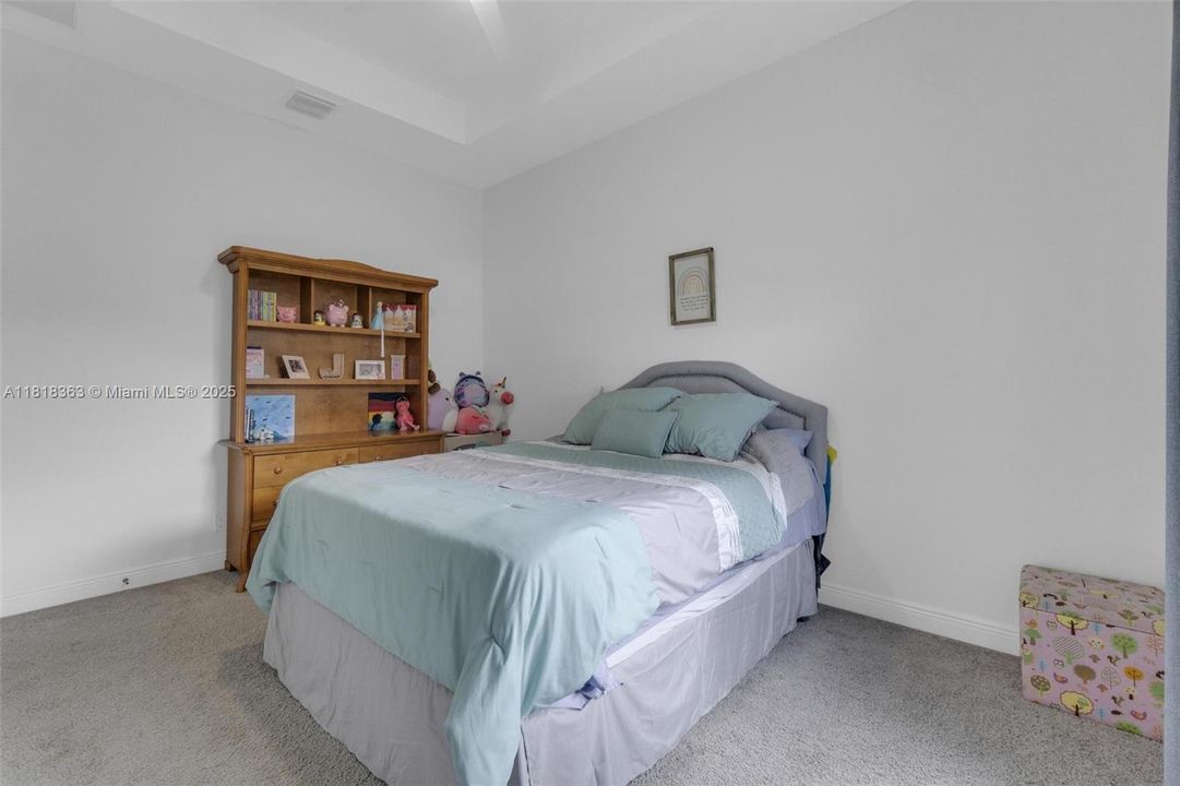 En Venta: $980,000 (5 camas, 3 baños, 2620 Pies cuadrados)