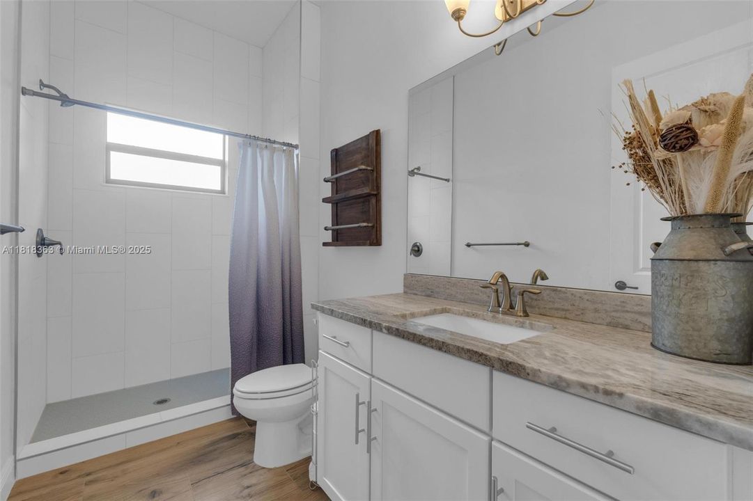 En Venta: $980,000 (5 camas, 3 baños, 2620 Pies cuadrados)