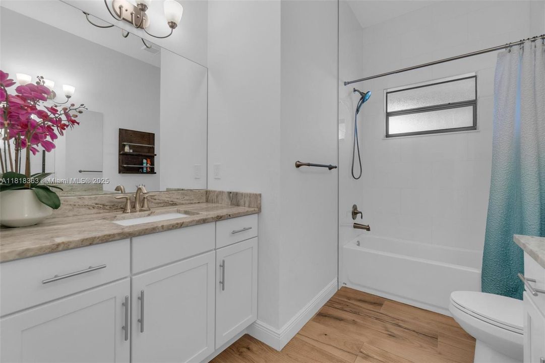 En Venta: $980,000 (5 camas, 3 baños, 2620 Pies cuadrados)