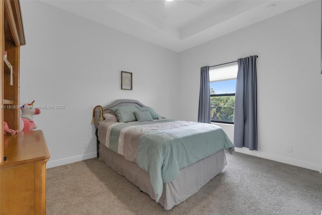 En Venta: $980,000 (5 camas, 3 baños, 2620 Pies cuadrados)