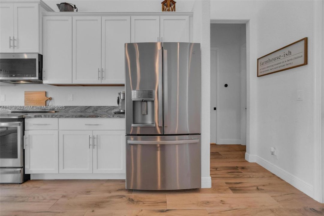 En Venta: $980,000 (5 camas, 3 baños, 2620 Pies cuadrados)