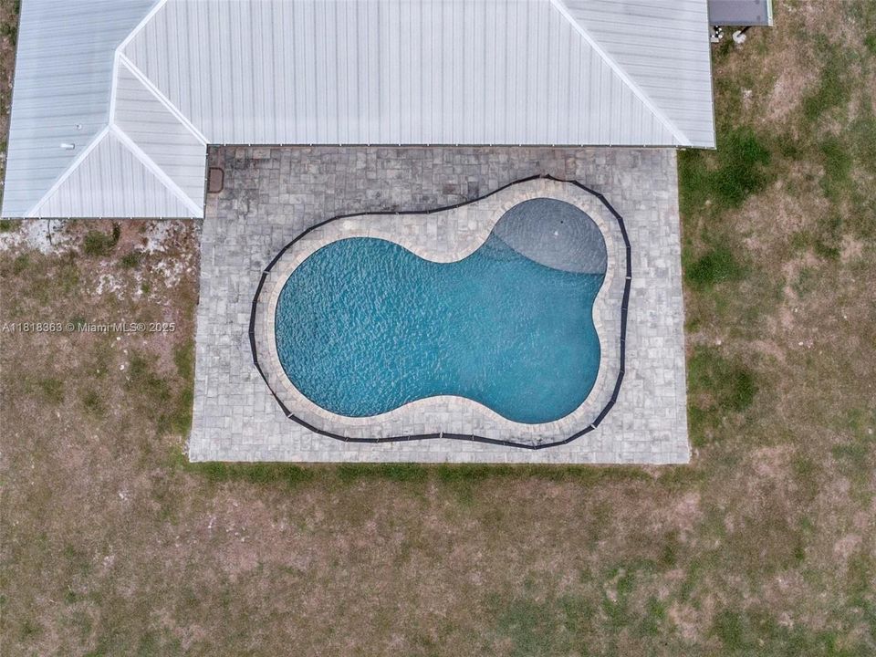 En Venta: $980,000 (5 camas, 3 baños, 2620 Pies cuadrados)