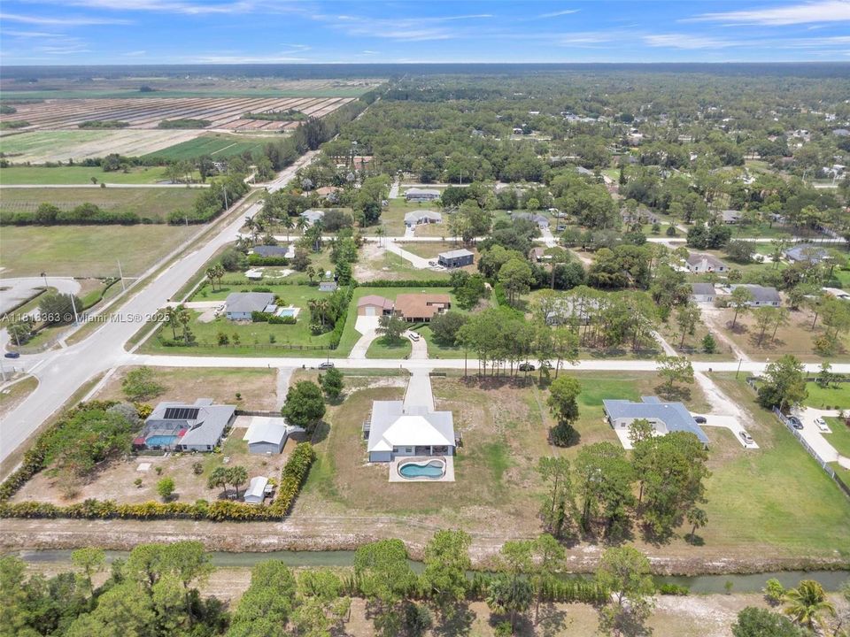 En Venta: $980,000 (5 camas, 3 baños, 2620 Pies cuadrados)