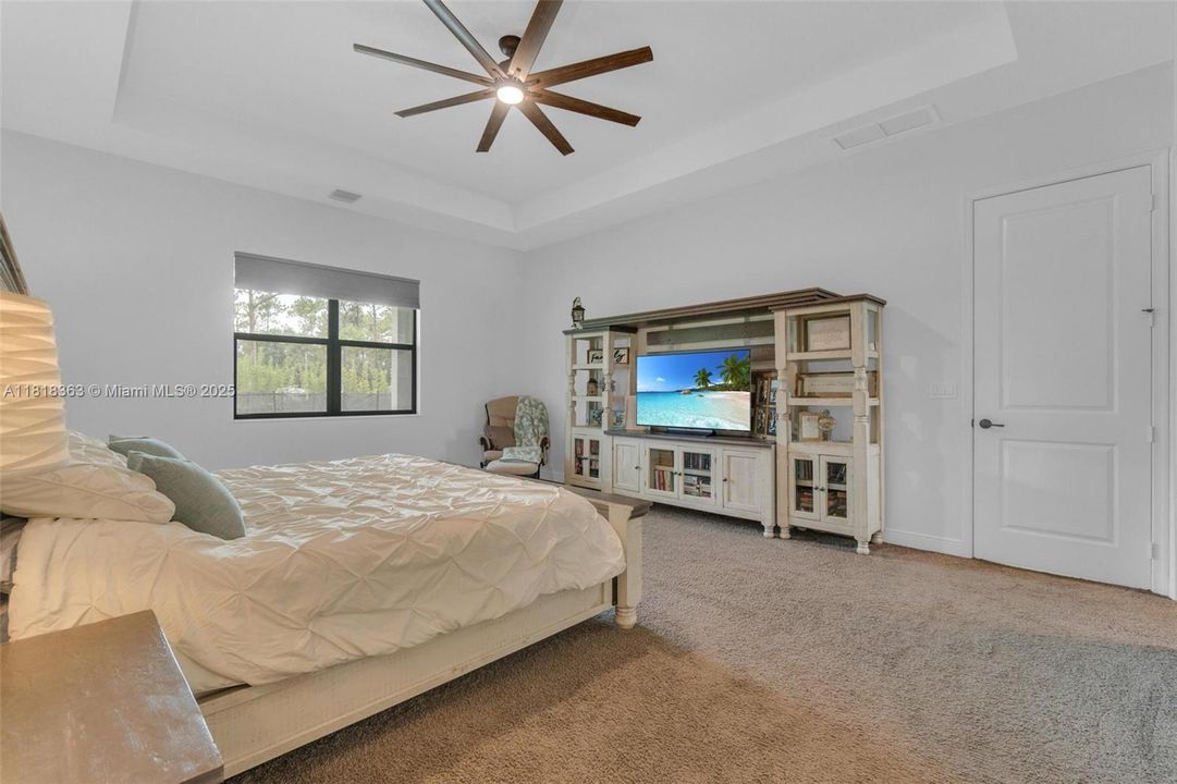 En Venta: $980,000 (5 camas, 3 baños, 2620 Pies cuadrados)