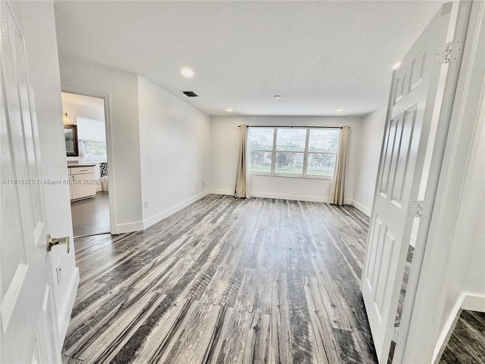 最近租的: $7,000 (4 贝兹, 3 浴室, 3120 平方英尺)