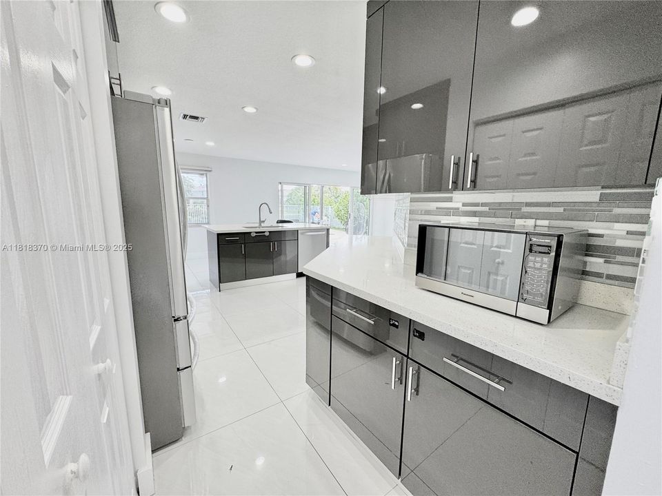 最近租的: $7,000 (4 贝兹, 3 浴室, 3120 平方英尺)