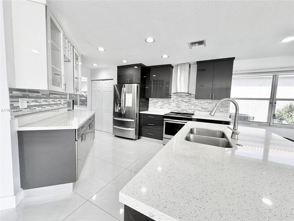 最近租的: $7,000 (4 贝兹, 3 浴室, 3120 平方英尺)