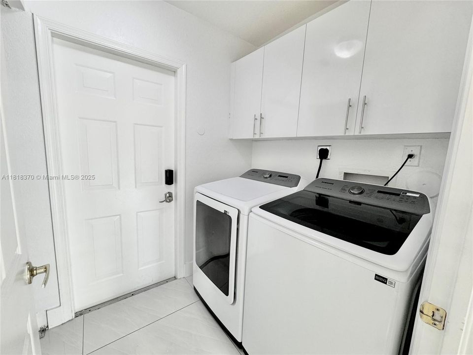 最近租的: $7,000 (4 贝兹, 3 浴室, 3120 平方英尺)