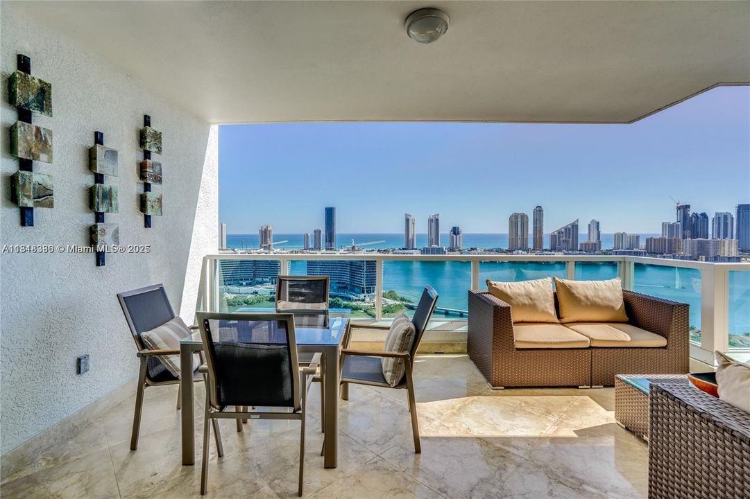 待售: $2,250,000 (3 贝兹, 3 浴室, 3400 平方英尺)