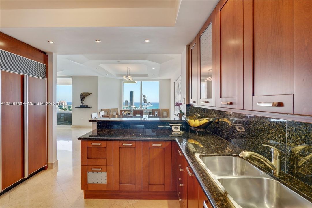 待售: $2,250,000 (3 贝兹, 3 浴室, 3400 平方英尺)