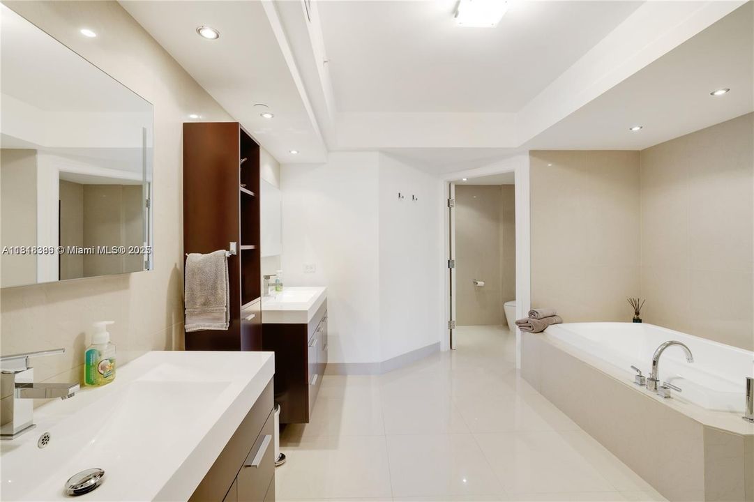 待售: $2,250,000 (3 贝兹, 3 浴室, 3400 平方英尺)