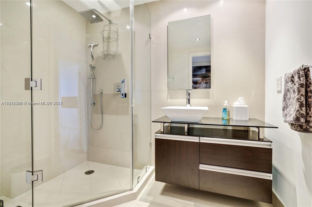 待售: $2,250,000 (3 贝兹, 3 浴室, 3400 平方英尺)