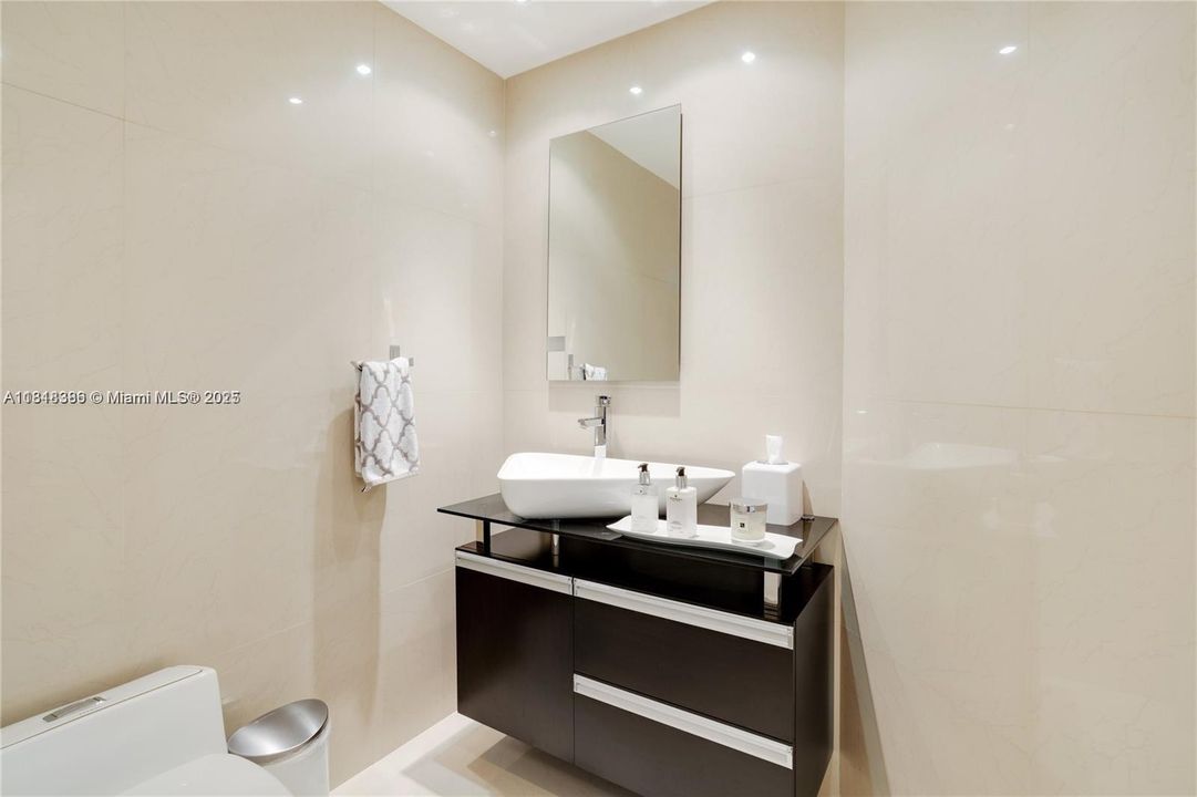 待售: $2,250,000 (3 贝兹, 3 浴室, 3400 平方英尺)